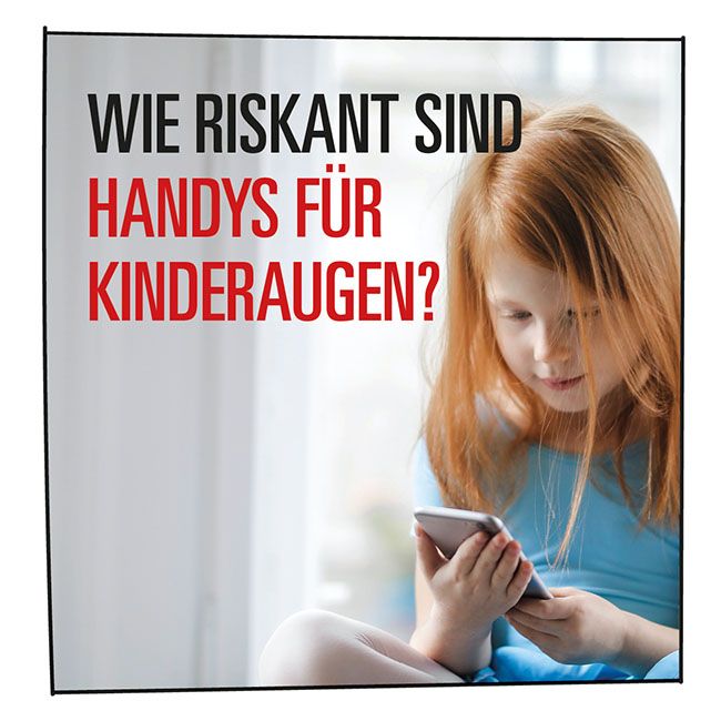 Handy für Kinder: Kleines Mädchen mit Smartphone in der Hand